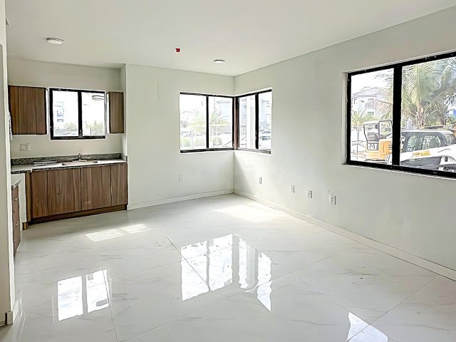Main picture of Condominium for rent in Hialeah, FL